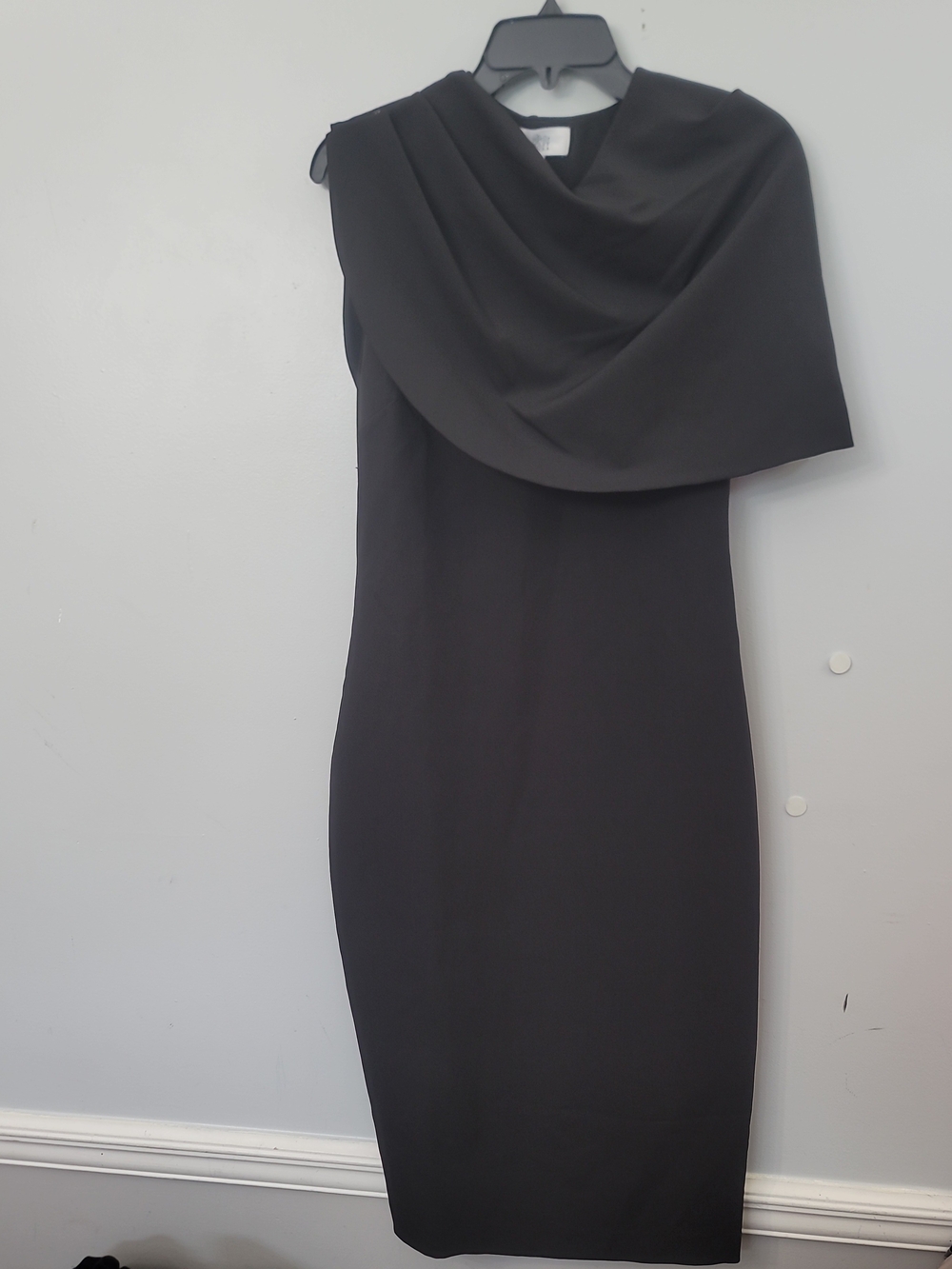 Belle by Badgley Mischka Elegant Black Draped One-Shoulder Dress